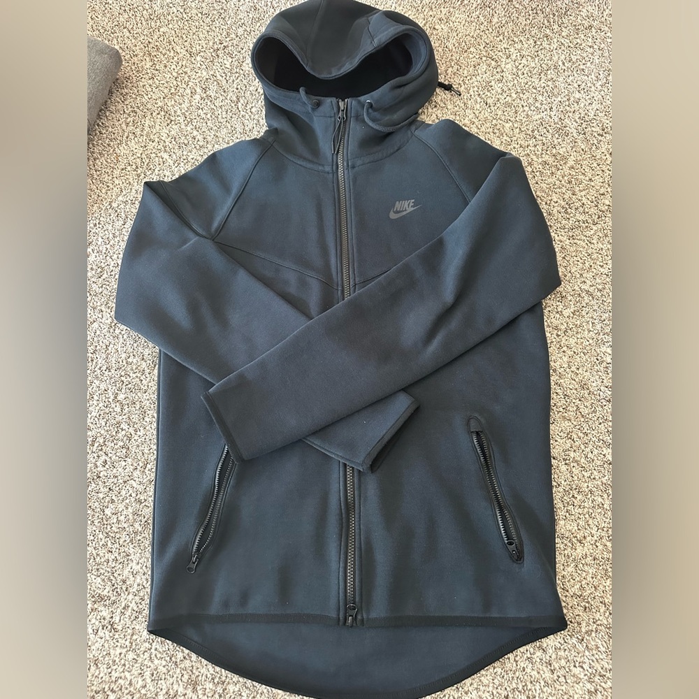 Nike Tech Fleece Black Zip-Up Jacket